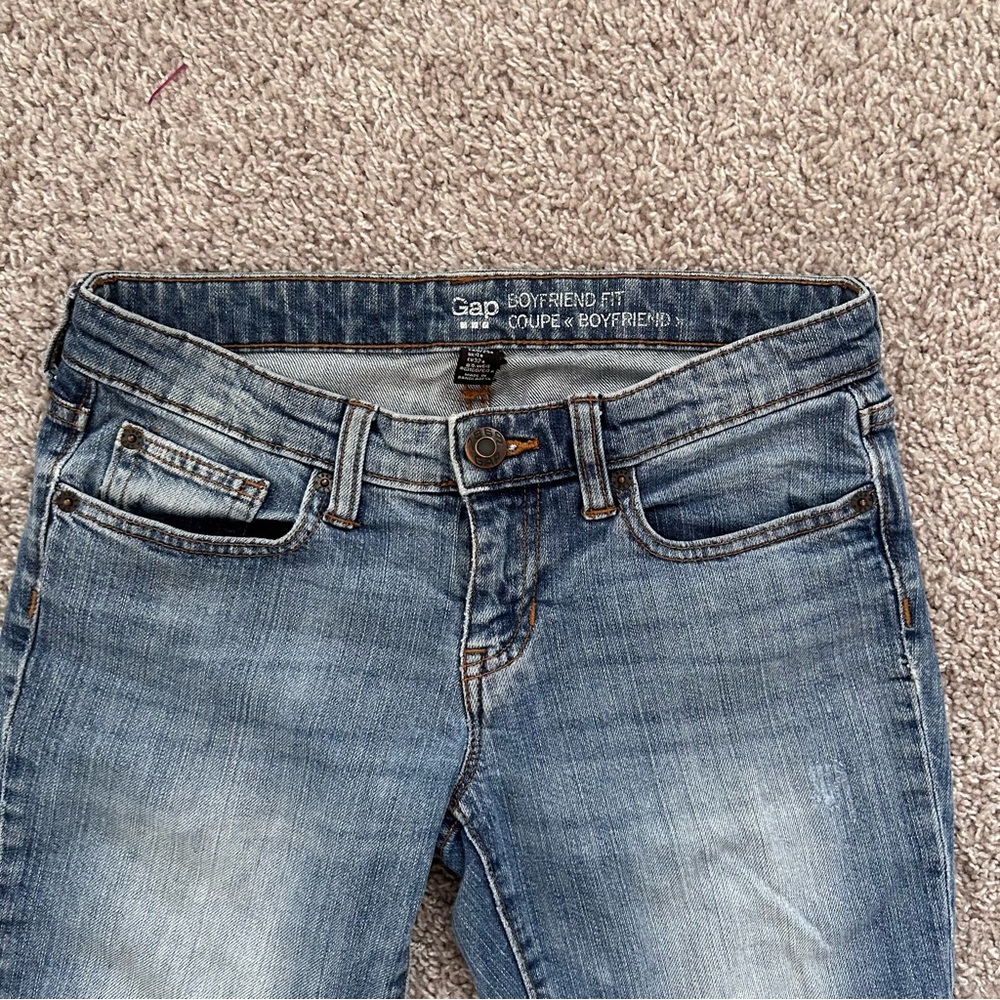 GAP Boyfriend Fit Cuffed Ankle Jeans - Women’s size 0 or 25 - Picture 3 of 8